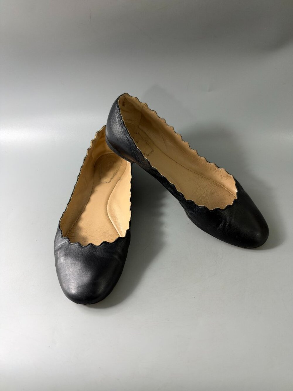 Authentic Chloé Black Leather Scalloped Accent Ballet Flats, Size 37.5